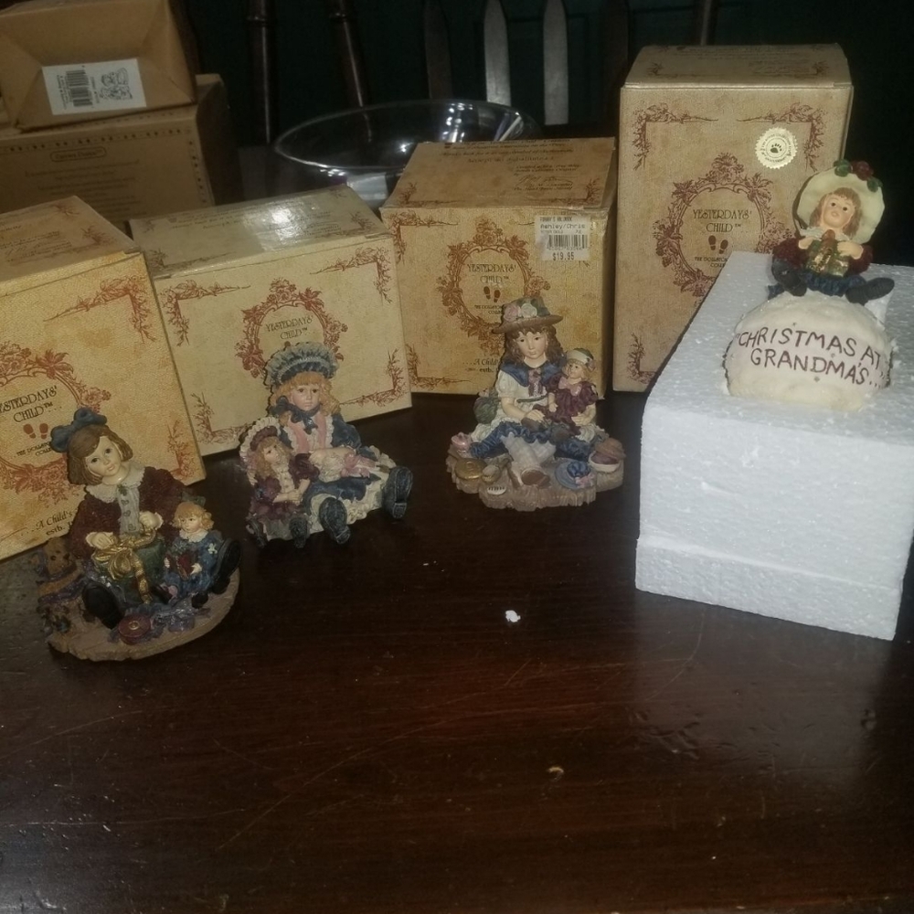 4 Boyds bear Yesterdays child collection